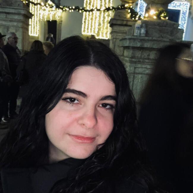 Babysitter in Vila Verde: Lara