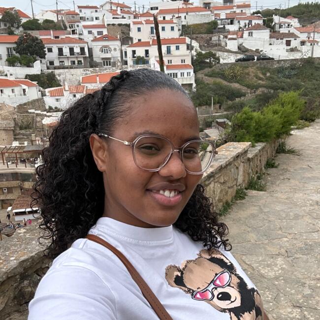 Babysitter in Algueirão: Neldy