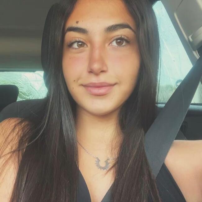 Babysitter in Sueca: Irina