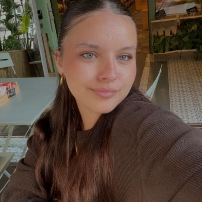 Babysitter in Seville: Noemi