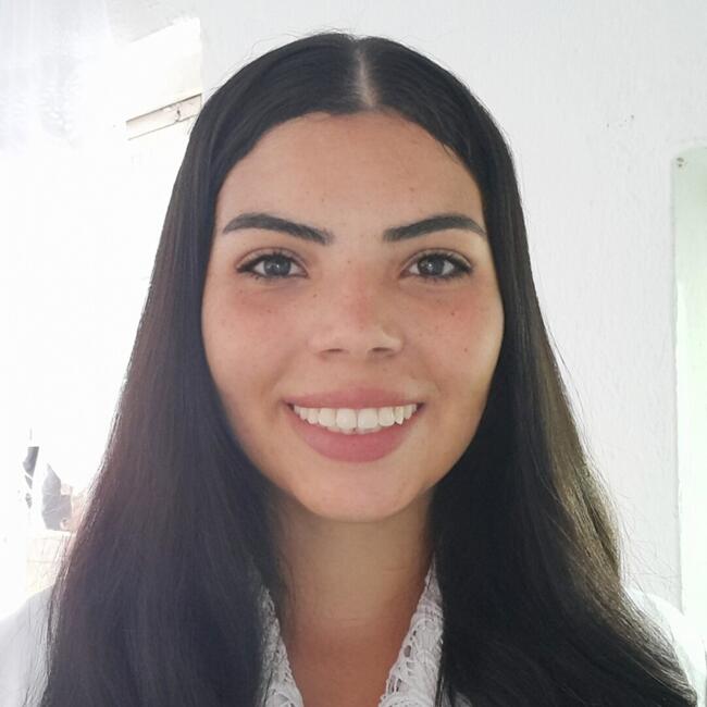 Babysitter in Ferraz de Vasconcelos: Larissa