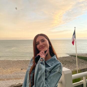 Babysitter in Le Havre: Laura