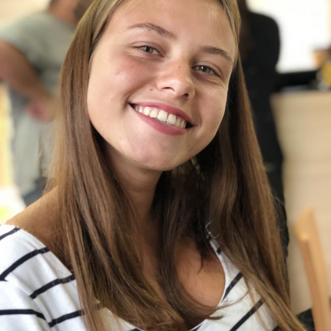 Niñera en Tournai: Claire