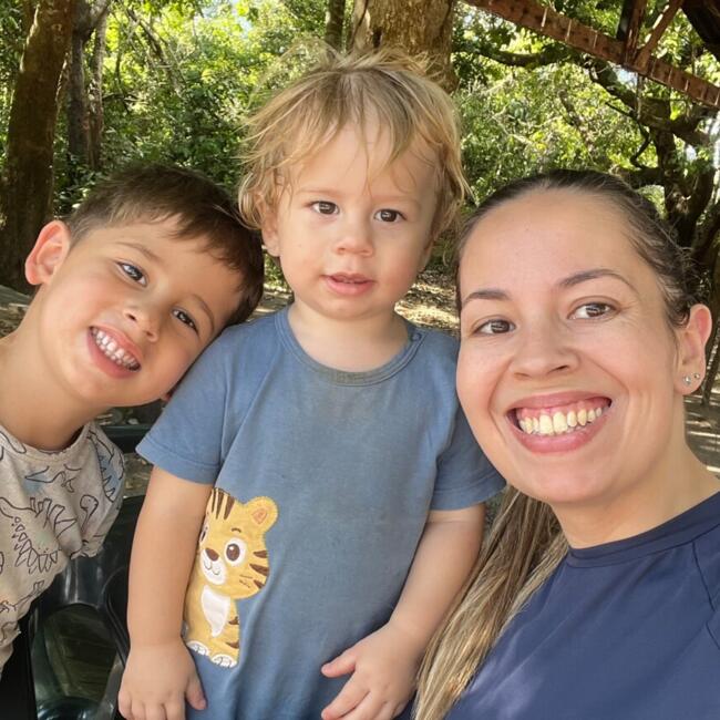 Emprego de babá em Cuiabá: Marcia