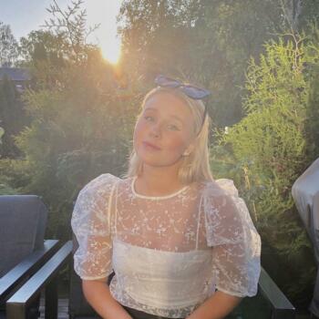 Babysitter in Vendelsö (Stockholms län): Emilia