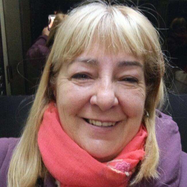 Babysitter in Buenos Aires: Cynthia