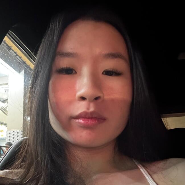 Babysitter in Singapore Island: Phoebe