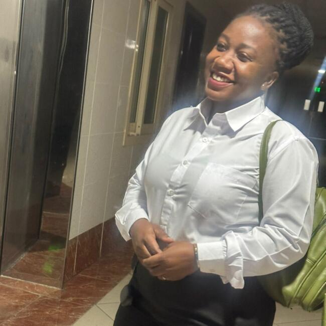 مربية أطفال في دبي: Ruth