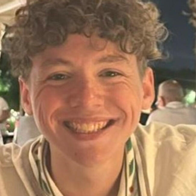 Babysitter in Paris: Alexandre