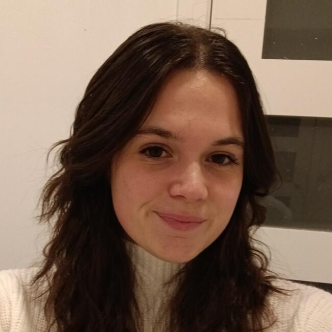 Babysitter in Issy-les-Moulineaux: Jeanne