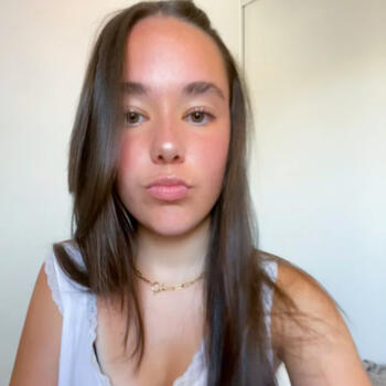 Babysitter in Anglet: Lena