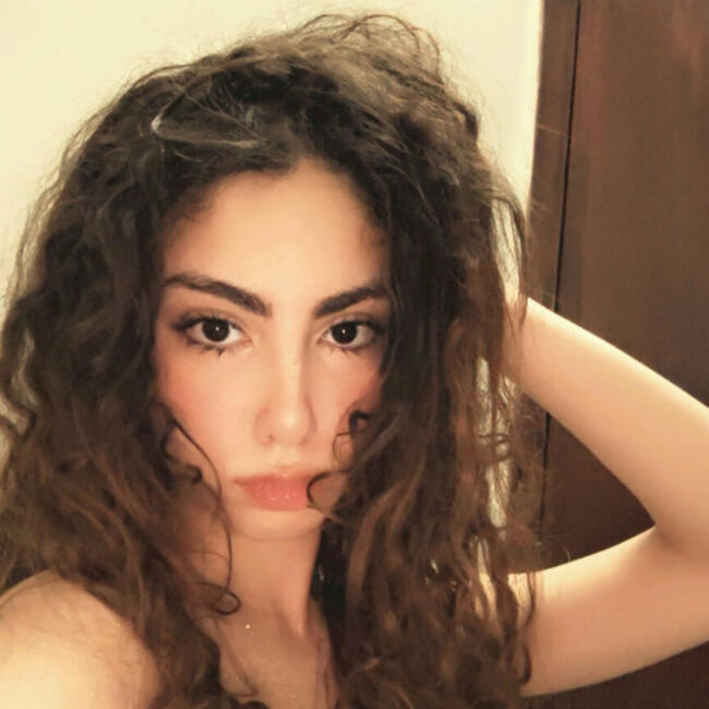 جليسة أطفال في رباط: Hiba
