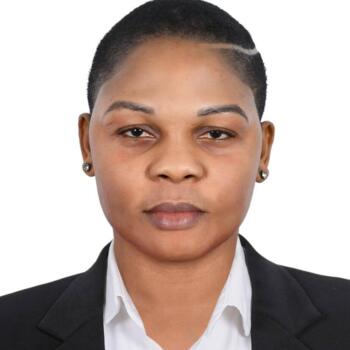 Babysitter in Abu Dhabi: Catherine