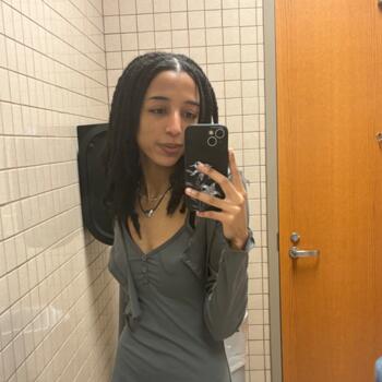 Babysitter στην περιοχή Αθήνα: Noelle