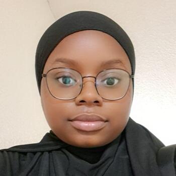 位于Montreuil的临时保姆: Binta