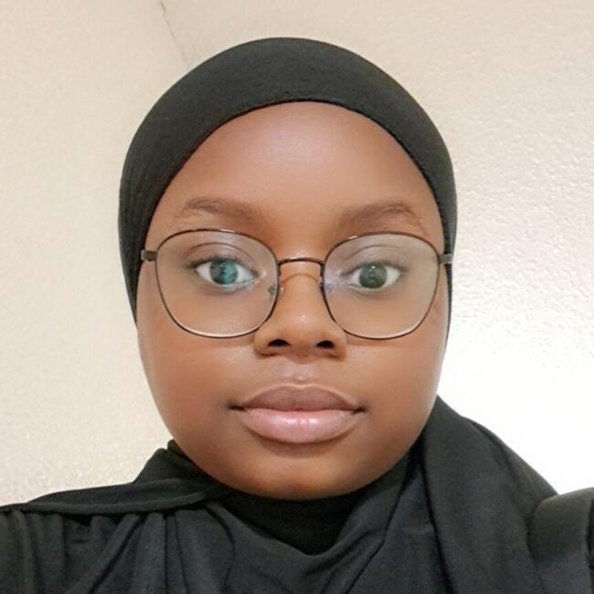 位于Montreuil的临时保姆: Binta