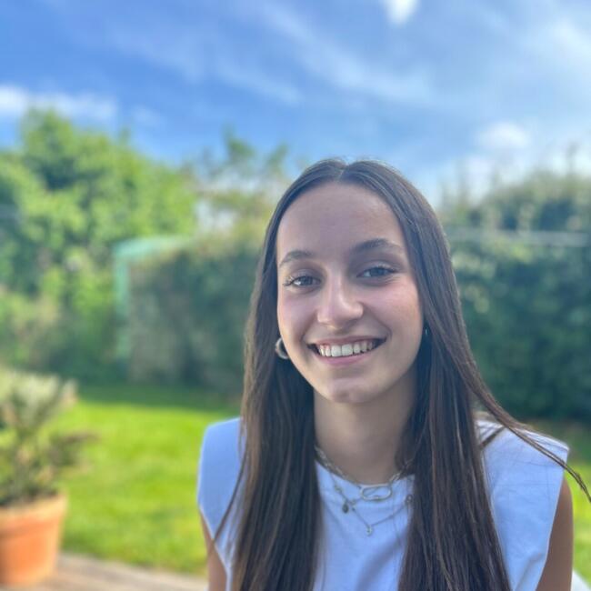 Babysitter in Noyal-sur-Vilaine: Anna