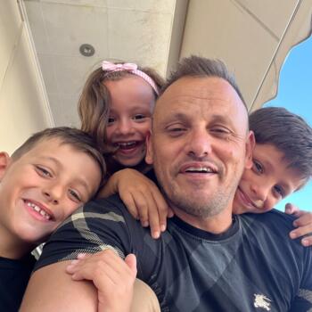 Babysitting job in Asprópyrgos (Αττική): babysitting job Παναγιώτης