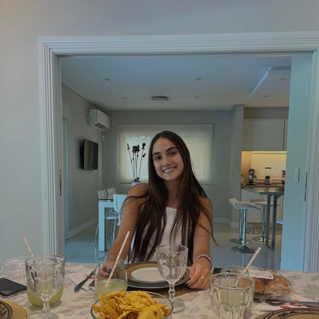 Babysitter in Pilar: Agustina