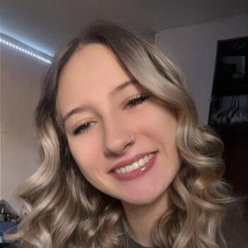 Babysitter in Silver Springs: Krystina