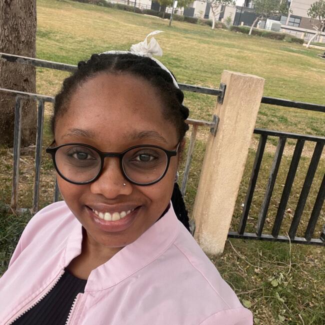 Babysitter in Riyadh: Joyce