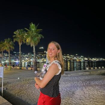 Babysitter in London: Emily