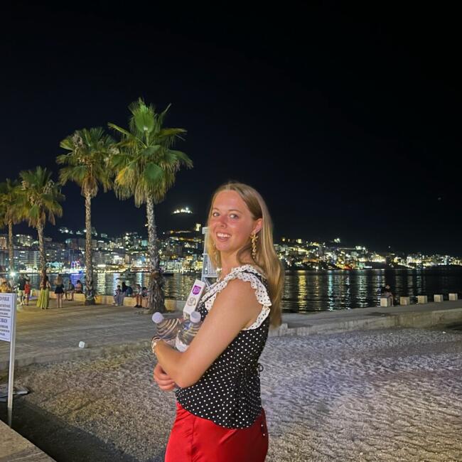 Babysitter in London: Emily