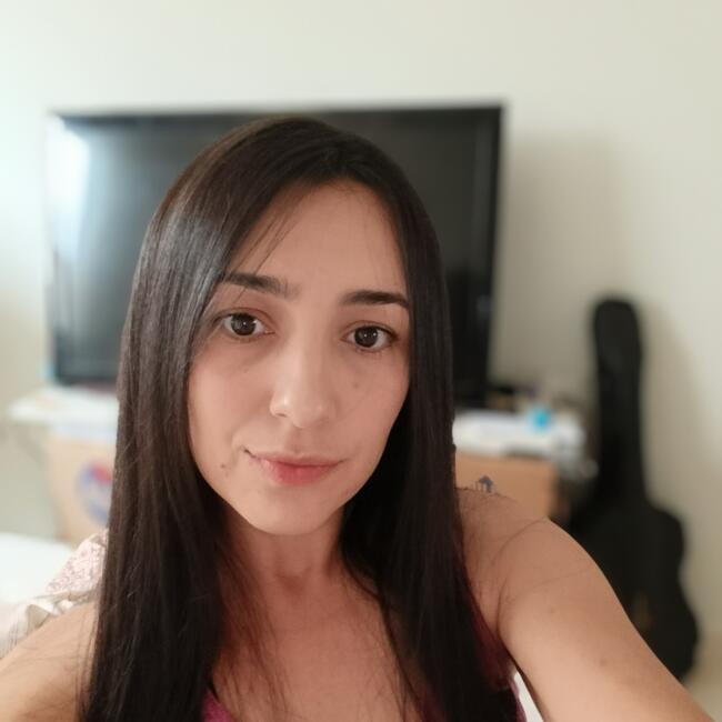 Babysitter in Sarandi: Débora