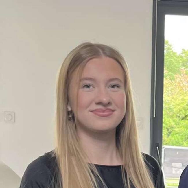 Babysitter in Amiens: Lea