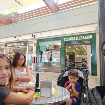 Trabajos de niñera en Torrevieja: trabajo de canguro Juan Carlos