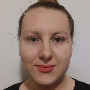 Babysitter in Central Coast: Laura