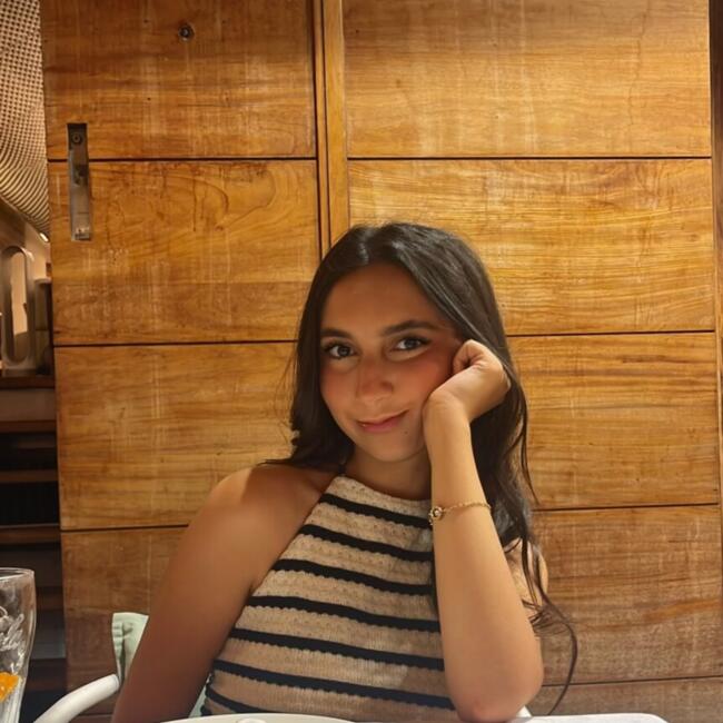 Babysitter in Limay: Jade