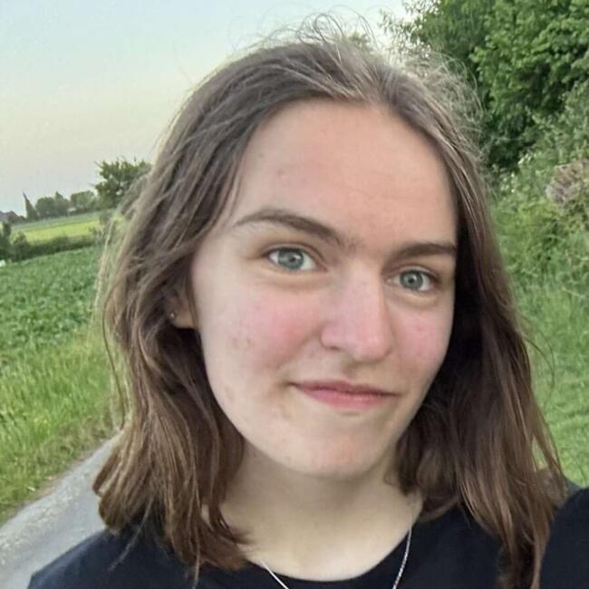 Babysitter in Lillebonne: Chloe