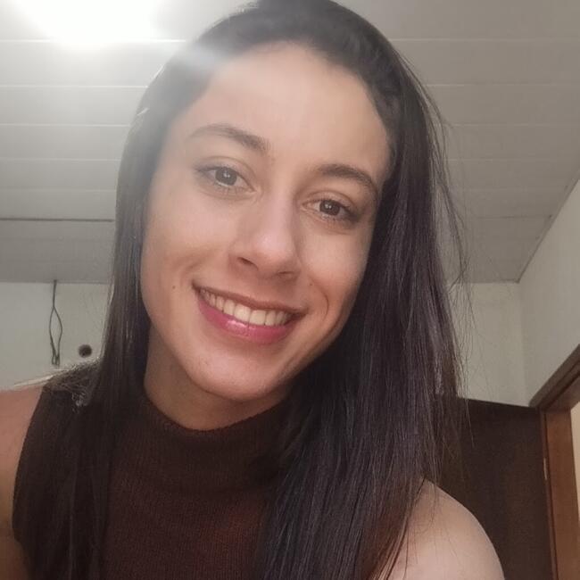 Emprego de babá em Loanda: Mayhumy