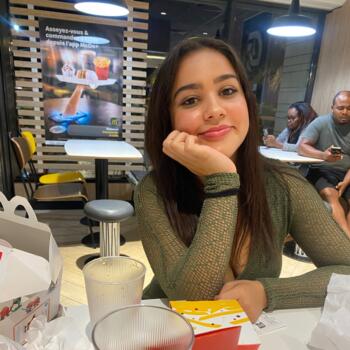 Babysitter in Saint-Maur-des-Fossés: Rania