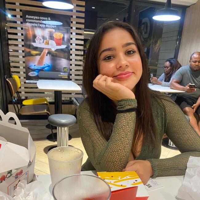 Babysitter in Saint-Maur-des-Fossés: Rania