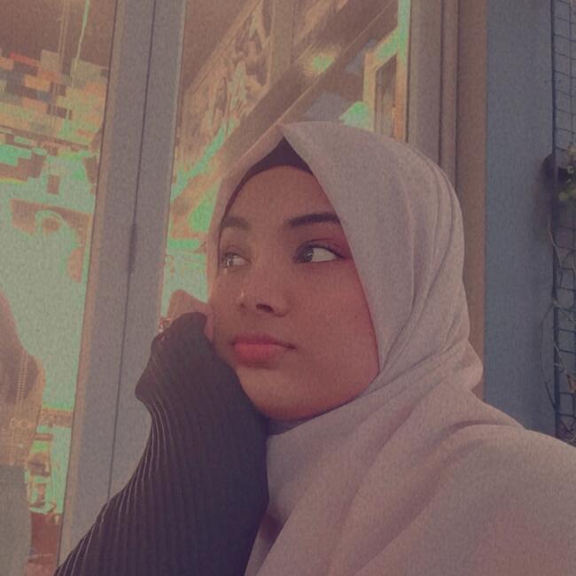 Babysitter in Berea: Hannah