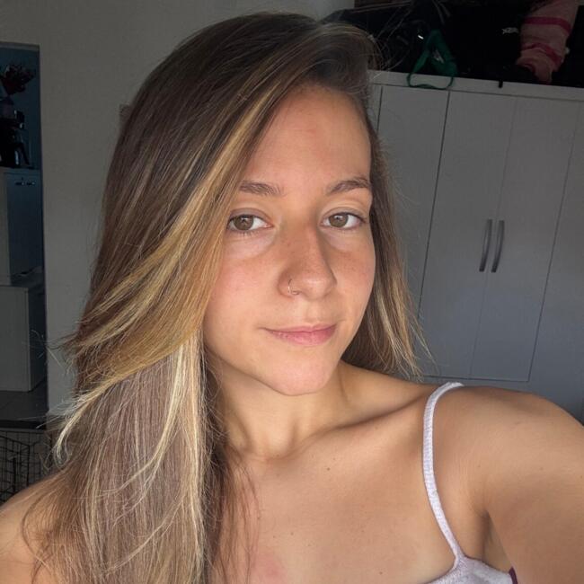 Babysitter in São Vicente: Emilly