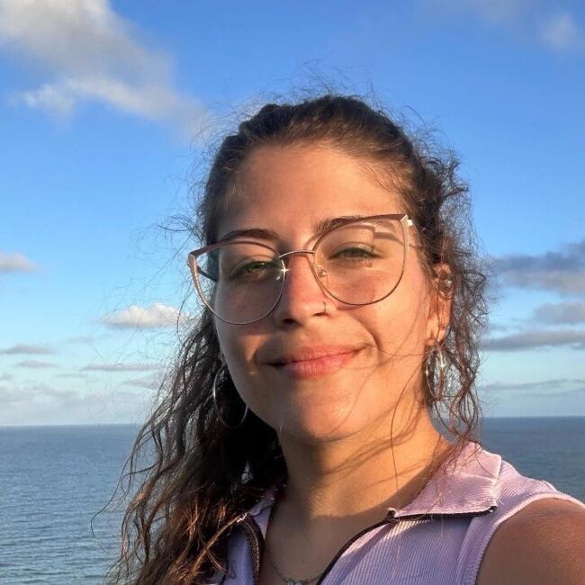 Babá em Balneário Camboriú: Elisa