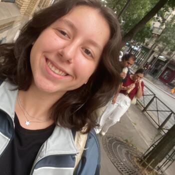 Babysitter Paris: Estrella