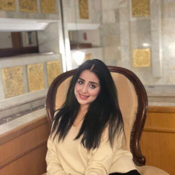 Babysitter in Rohia: Abir