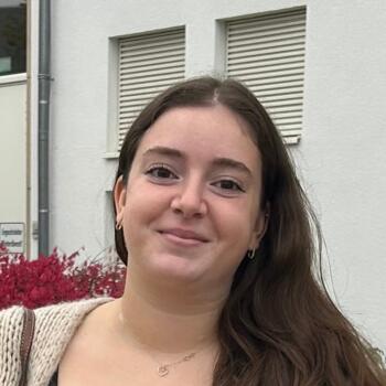 Babysitter in Differdange: Claire