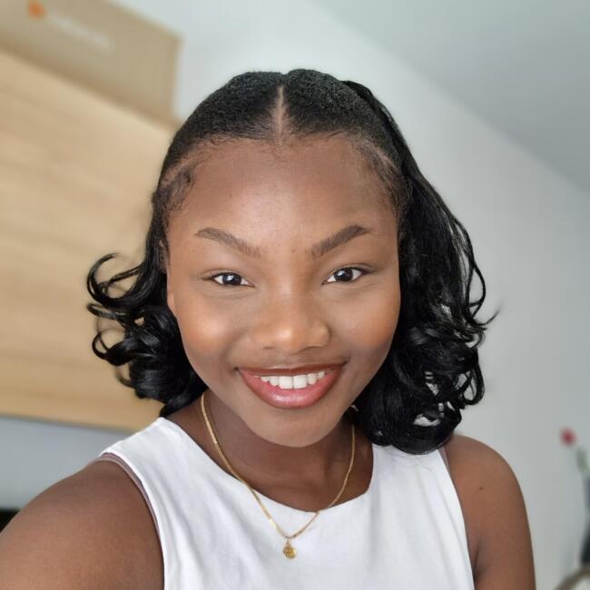 Nounou à Marseille: Luzineide