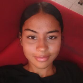 Babysitter in Salvador: Maria