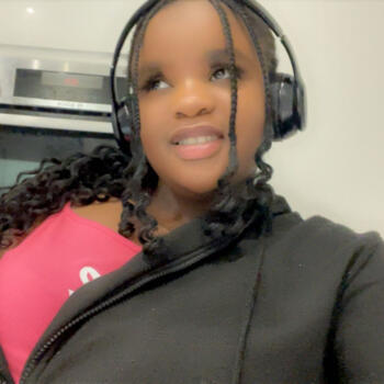 Babysitter in Kettering: Sasha