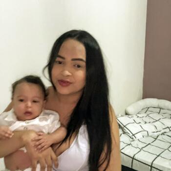 Emprego de babá em Uberaba: emprego de babá Beatriz