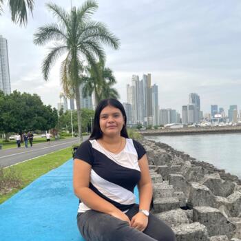 Babysitter in Panama City: Elena