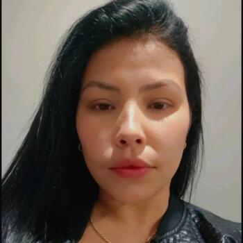 Babysitter in Colombo: Debora
