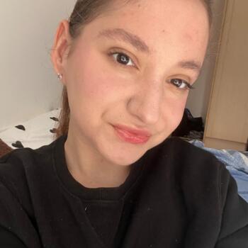 Babysitter em Waterford: Sofiia