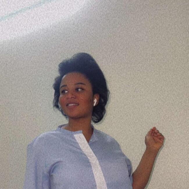 مربية أطفال في الرياض: Maureen